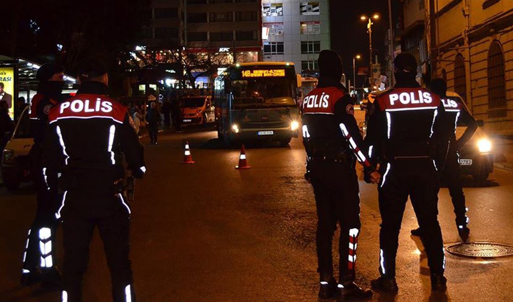 İstanbul’da asayiş uygulaması: Farklı suçlardan aranan ve yoklama kaçağı 531 kişi yakalandı