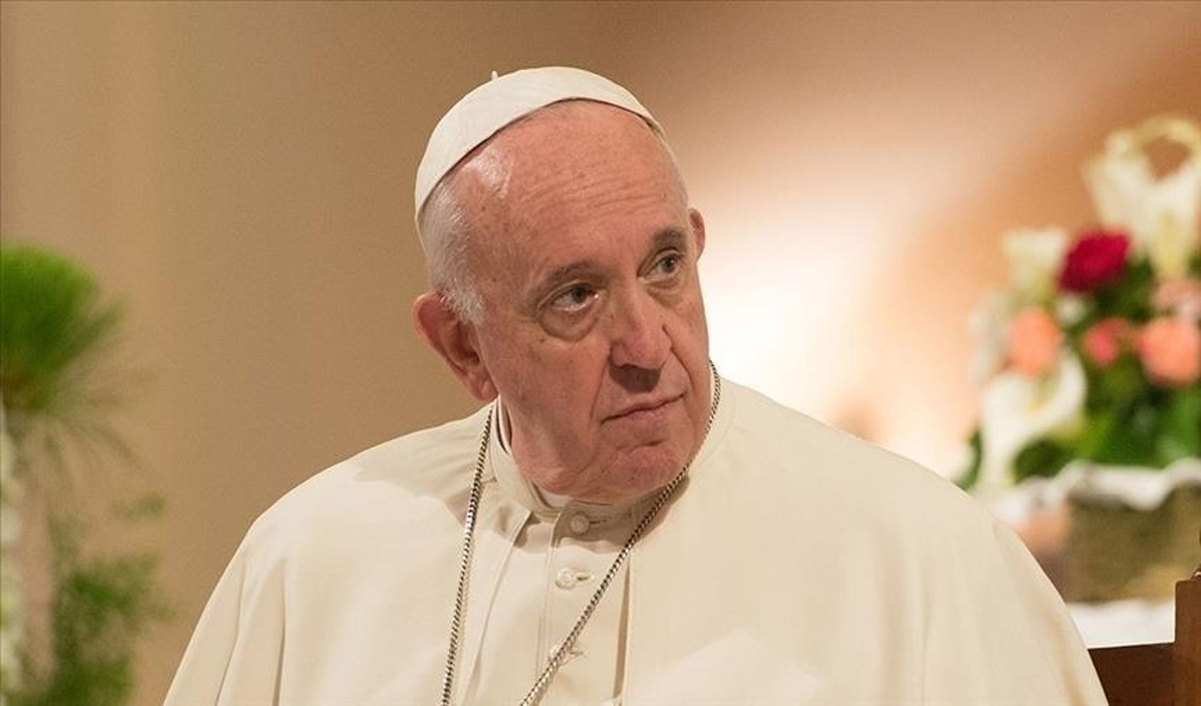 Papa, istismar şikayetlerini örtbas eden başpiskoposun istifasını kabul etti