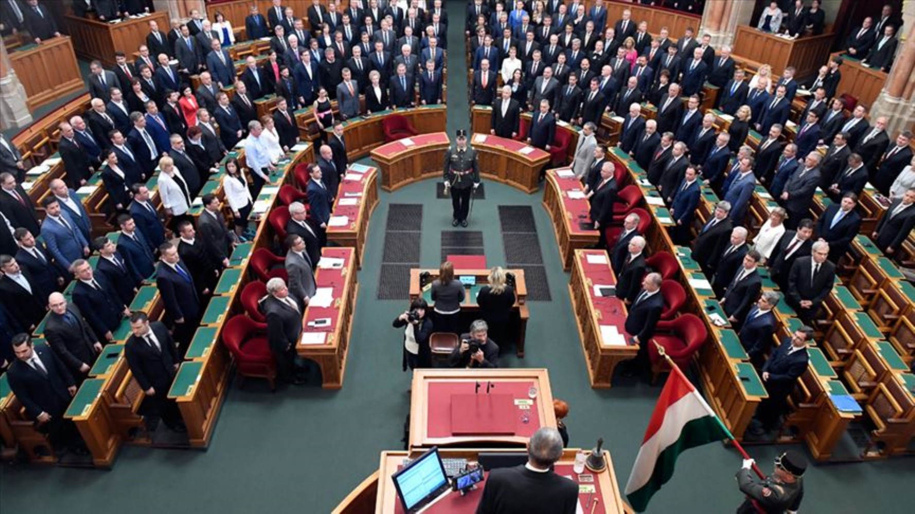Macaristan Parlamentosu'ndan İsveç'in NATO üyeliğine onay