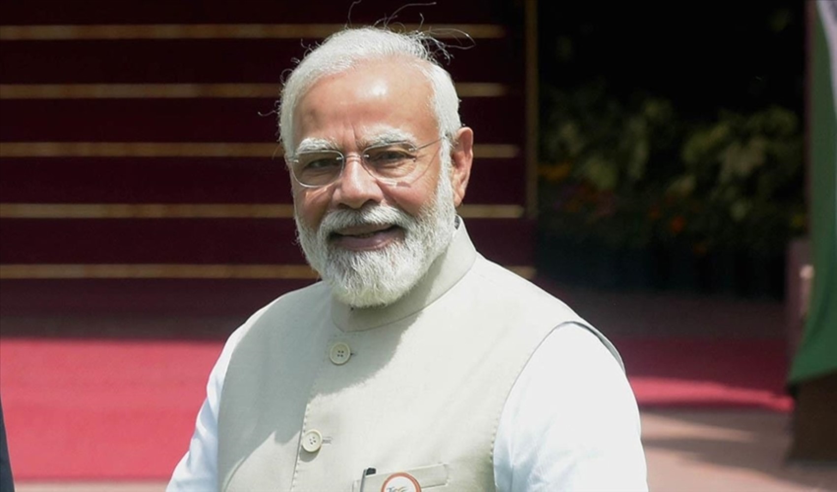 Hindistan başbakanı tüple dalış yaptı: Su altında ibadet etti