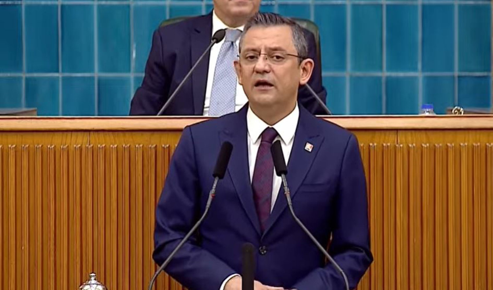 CHP Genel Başkanı Özgür Özel'ten TRT'ye sert eleştiri: 15 Temmuz'u hatırlattı