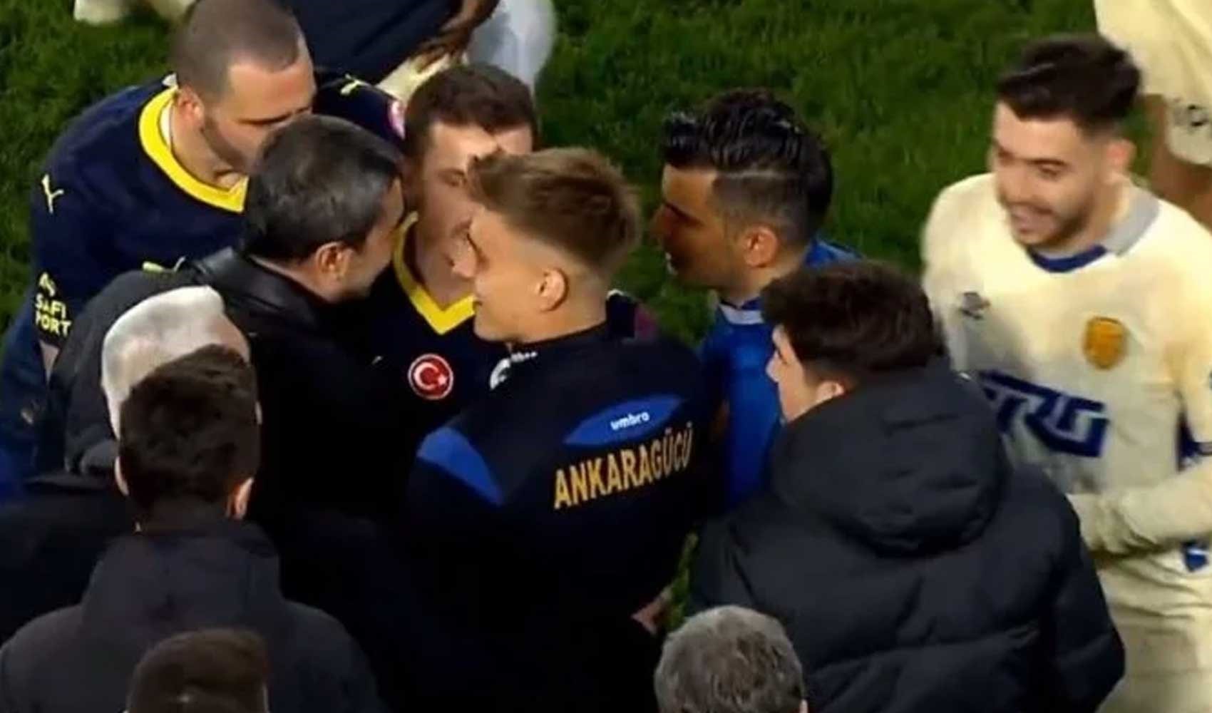 Momenti di tensione ad Ankara dopo la partita!