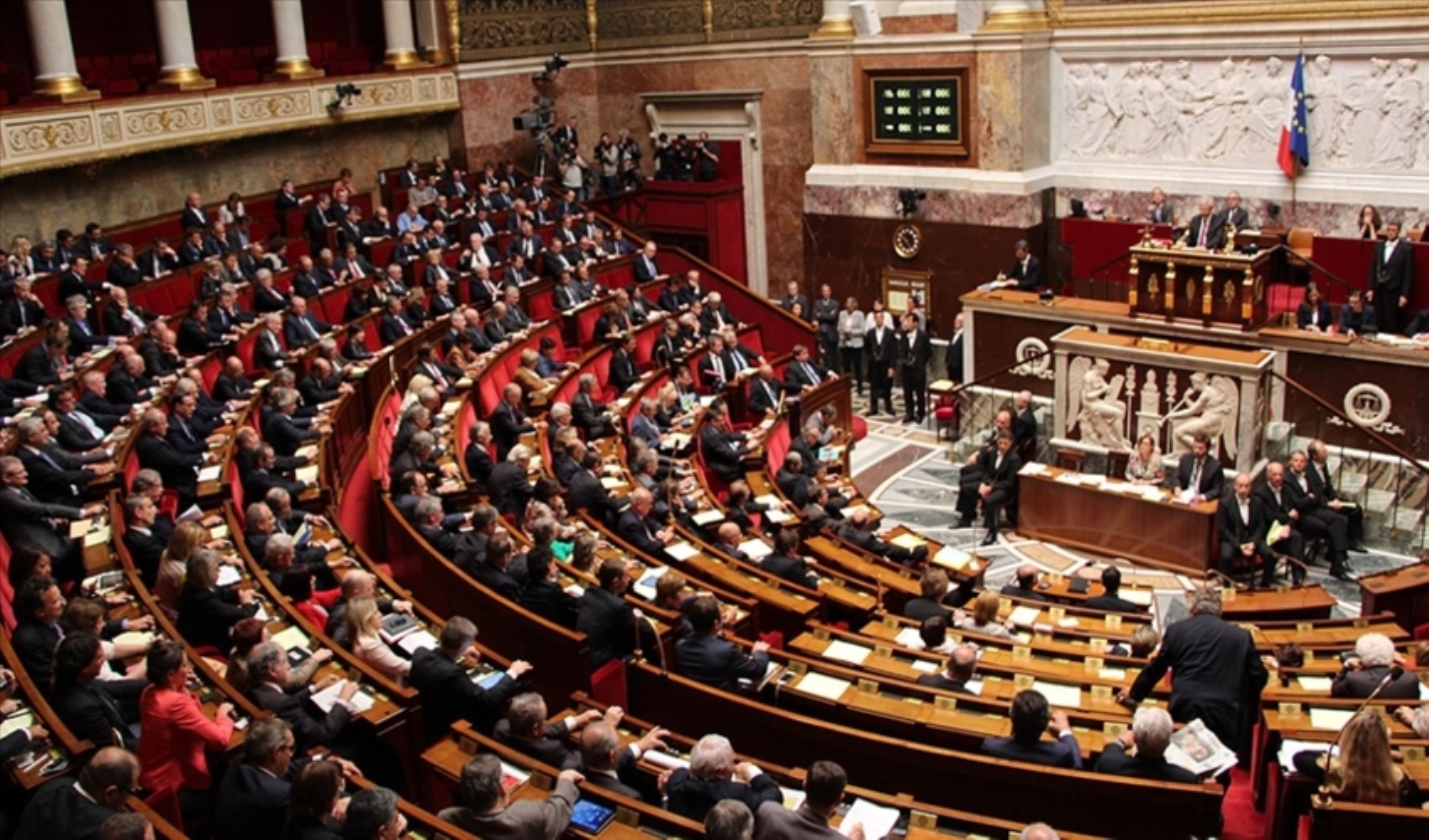 Fransa senatosu kürtajın anayasaya girmesini onayladı: 'Geri döndürülemez olacak'