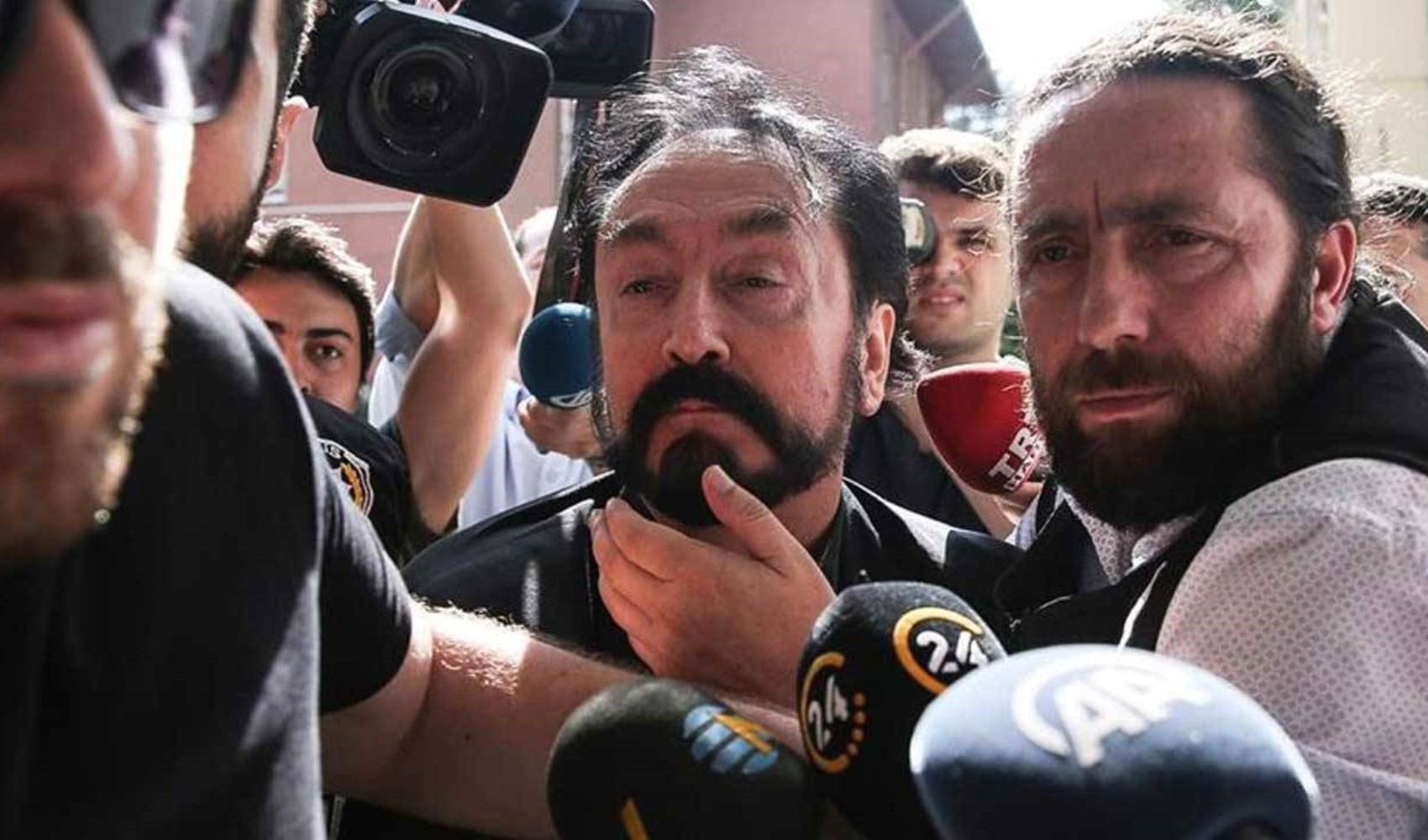Adnan Oktar Erzurum'dan Van Başkale Cezaevi'ne nakledildi