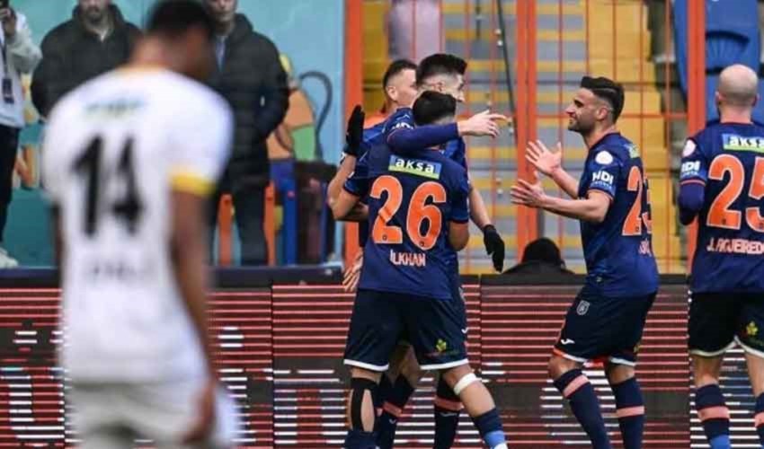 Piatek in fiamme, il Başakşehir vince!