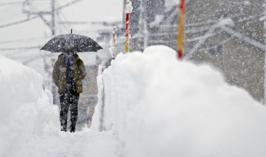 Japonya’da şiddetli kar hayatı felç etti: 160 yaralı, 132 uçuş iptal