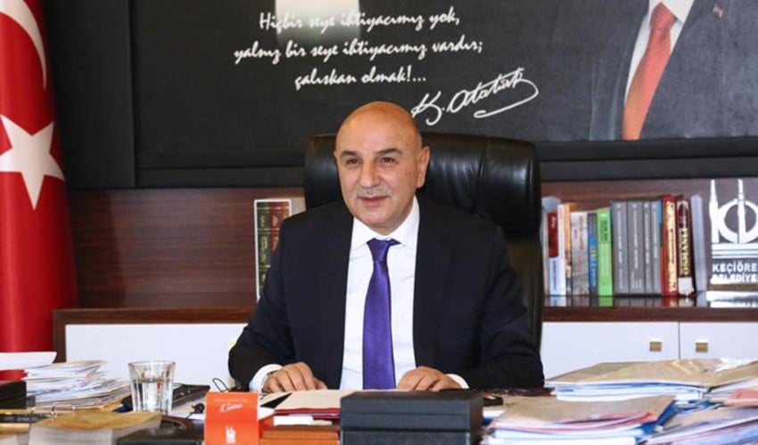 Mansur Yavaş'ın rakibi Turgut Altınok'tan muhtarlara ücretsiz ulaşım kartı vaadi