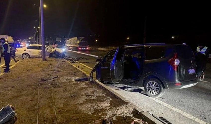 Kayseri'de korkunç kaza! İki otomobil çarpıştı: 3 kişi hayatını kaybetti