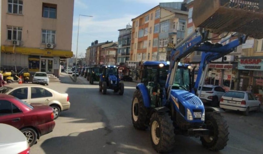 Fransa'da başlamıştı: Konya'da çiftçiler traktörlerle eylem yaptı
