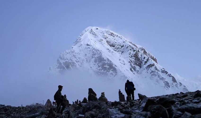 Dağcıların Everest Dağı'ndan 'dışkısız' dönmeleri yasaklandı: 'İmajımız zedeleniyor'