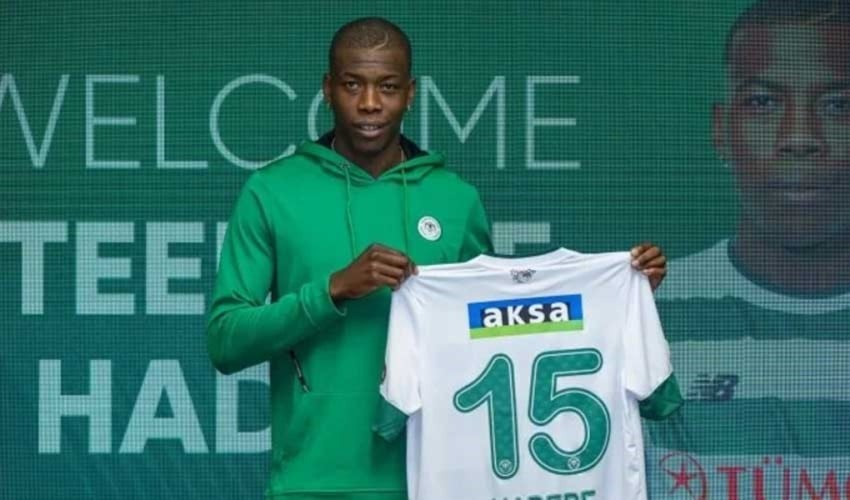 Konyaspor, Teenage Hadebe'yi renklerine bağladı