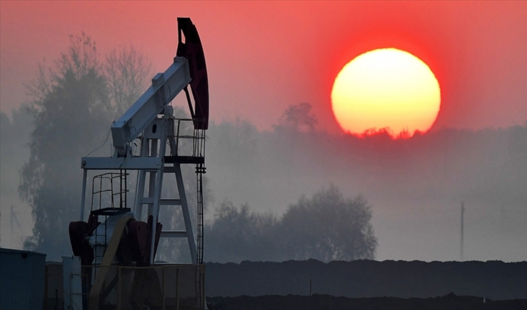 Brent petrolün fiyatı haftanın ilk gününde değişti