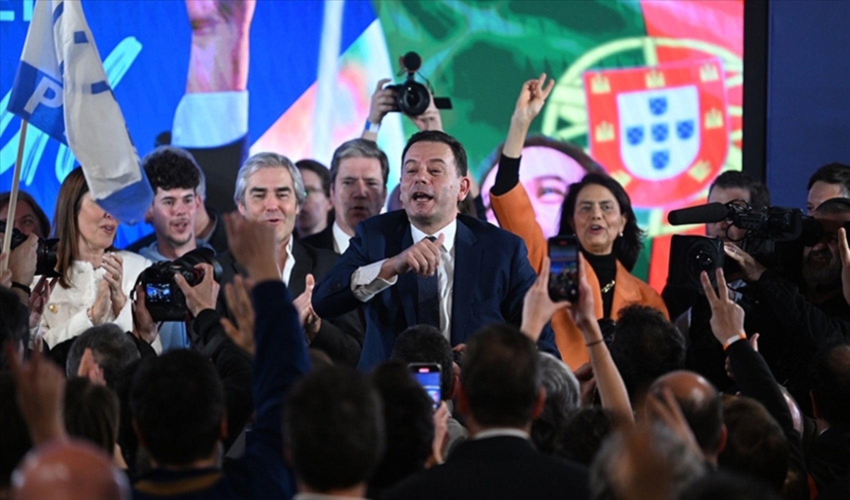 Portekiz'de seçimler sonuçlandı: Hükümeti kim kuracak?