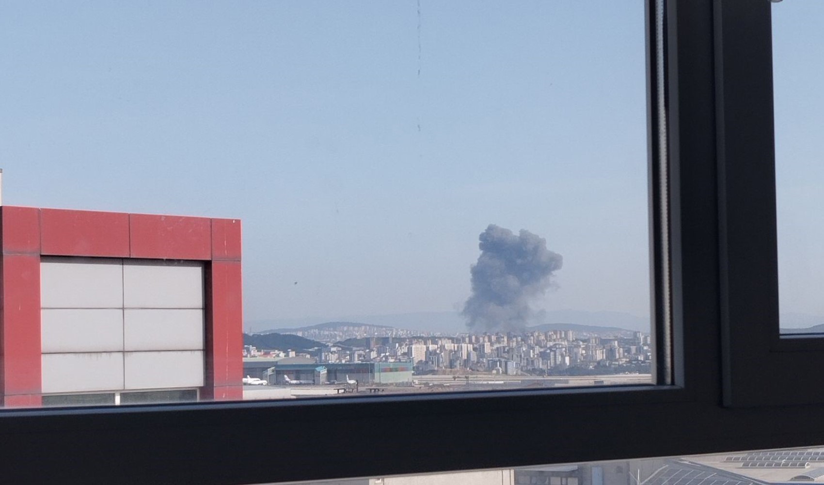 Tuzla'da kimyasal madde fabrikasında yangın! Patlamalar meydana geliyor