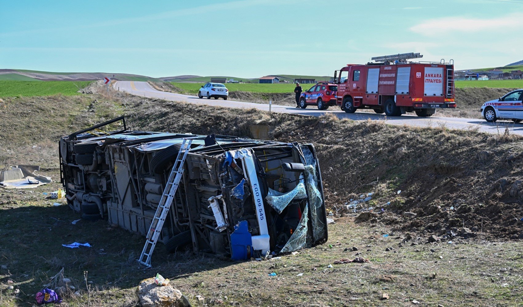 Ankara'da EGO otobüsü devrildi! Çok sayıda yaralı var...