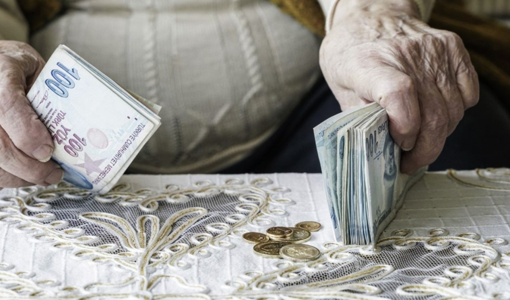 DİSK-AR açıkladı: Emeklinin ikramiyesi harçlık oldu
