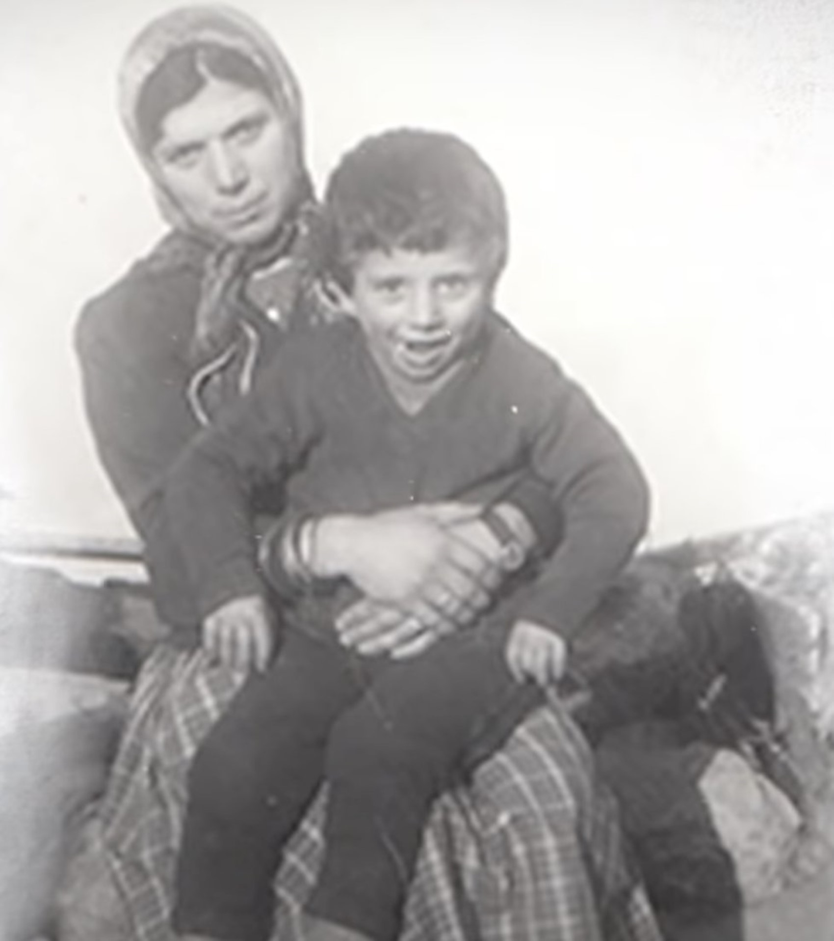Bu kareler daha önce hiç görülmedi: İmamoğlu’nun gençlik ve çocukluk fotoğrafları ortaya çıktı