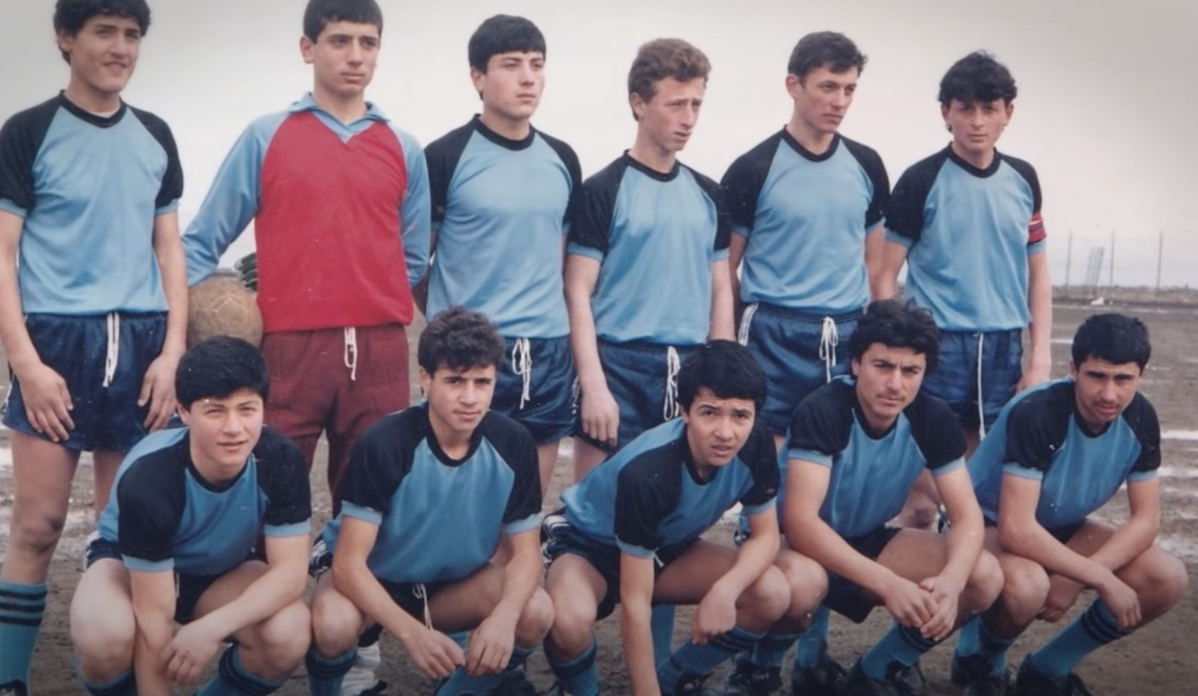 Bu kareler daha önce hiç görülmedi: İmamoğlu’nun gençlik ve çocukluk fotoğrafları ortaya çıktı