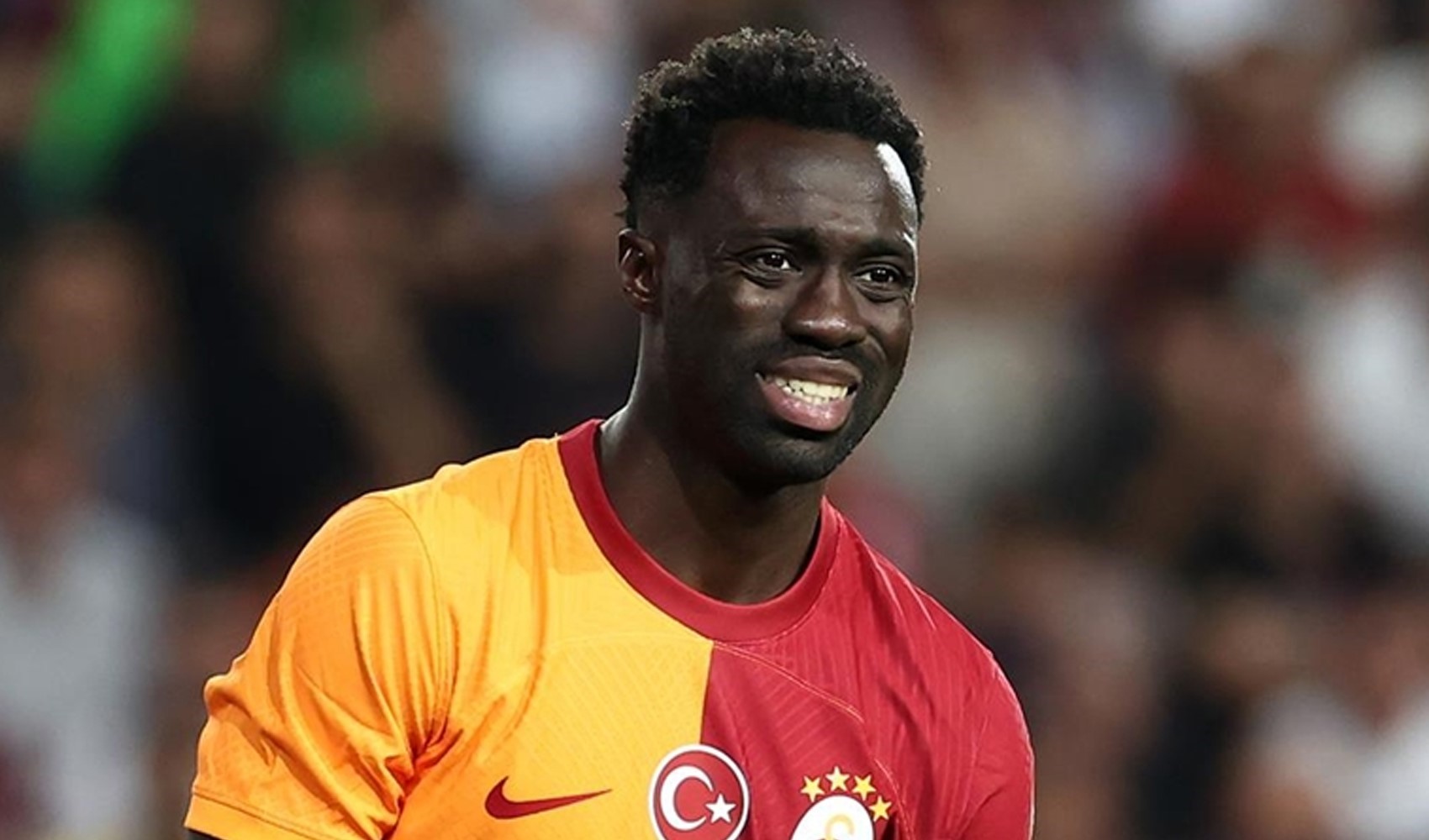 Beşiktaş derbisinde sakatlanmıştı: Davinson Sanchez'den Galatasaray'a kötü haber!
