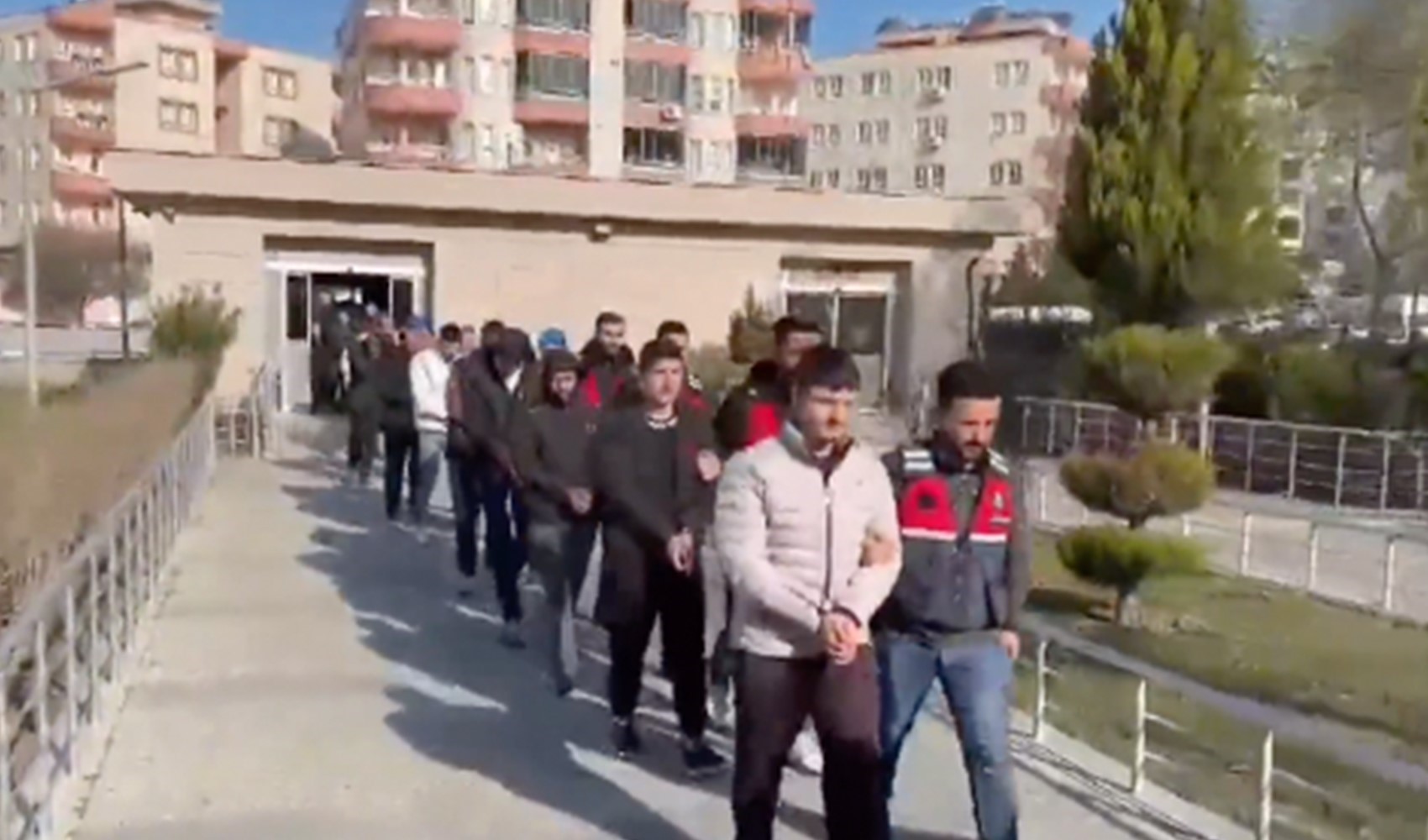 21 ilde Sibergöz operasyonu: 75 kişi gözaltına alındı