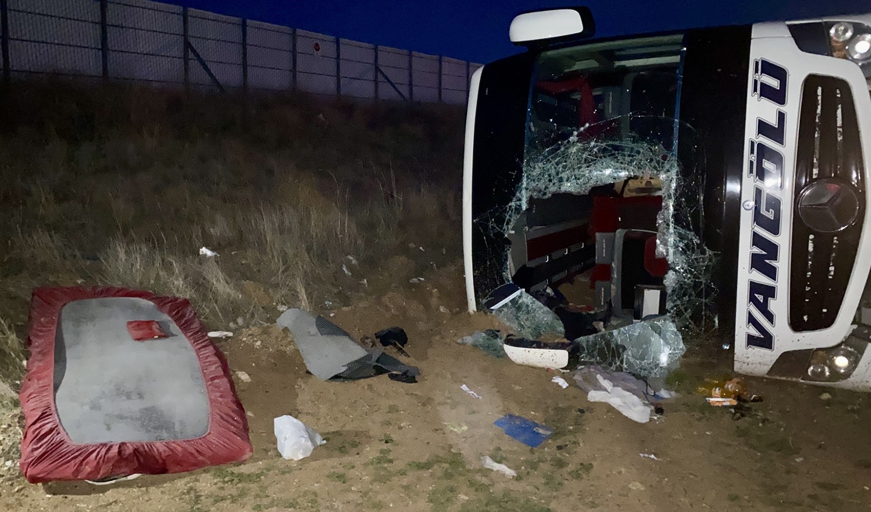 Kırşehir'de feci kaza: Yolcu otobüsü devrildi! Yaralılar var...