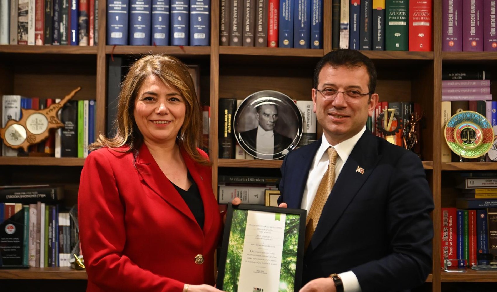 Visita del sindaco della municipalità metropolitana di Istanbul Ekrem İmamoğlu all'Ordine degli Avvocati di Istanbul