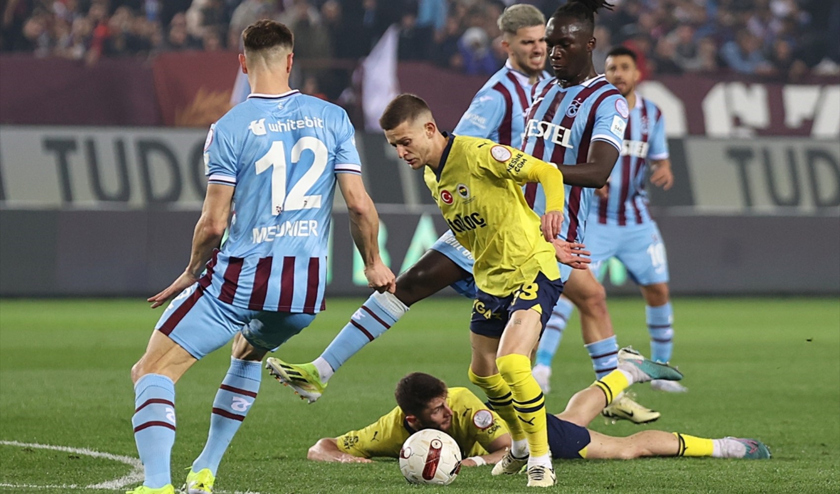 Interrotta la partita Trabzonspor-Fenerbahçe!