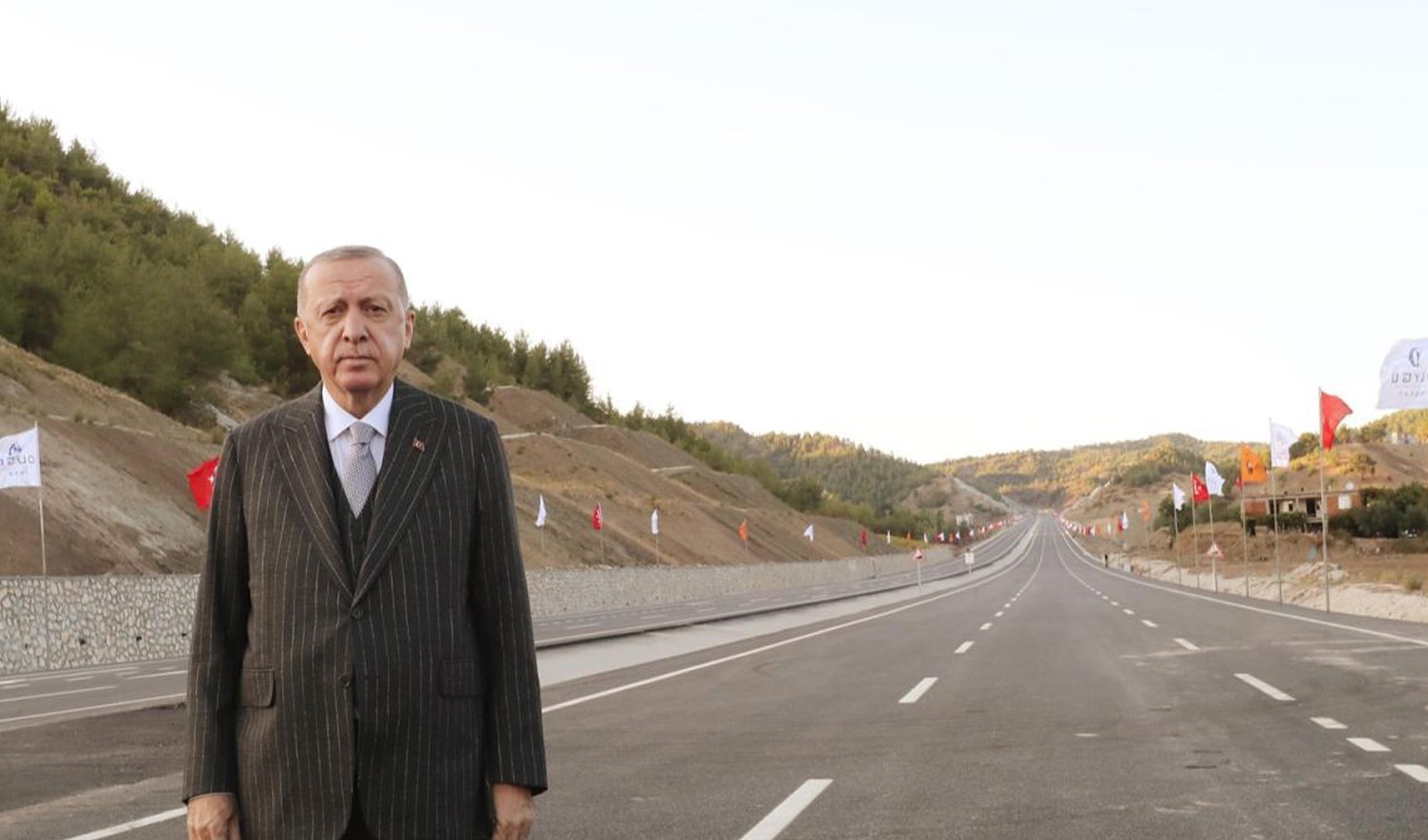 Erdoğan, Yavaş'ın 'yol yapmamasını' eleştirdi: 'Ne asfalt, ne şu ne bu...'
