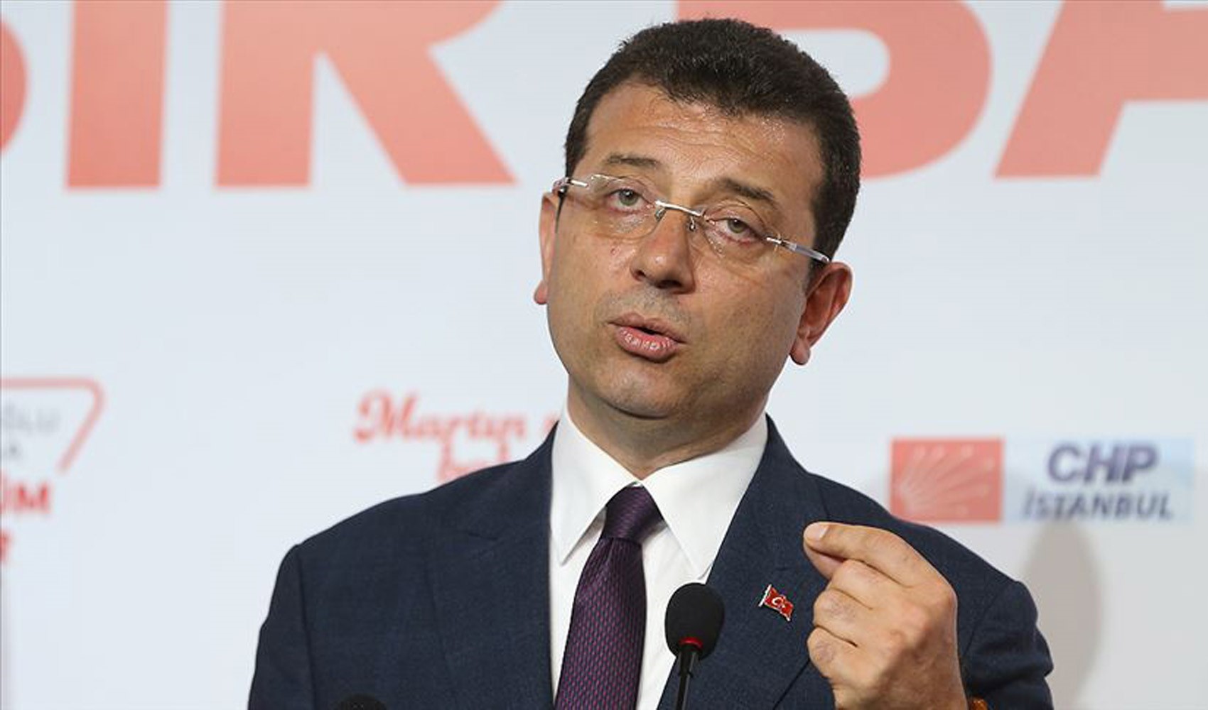 Dura reazione di İmamoğlu. Le vittime del mancato riconoscimento dell'apprendistato erano state fermate al comizio di Erdoğan