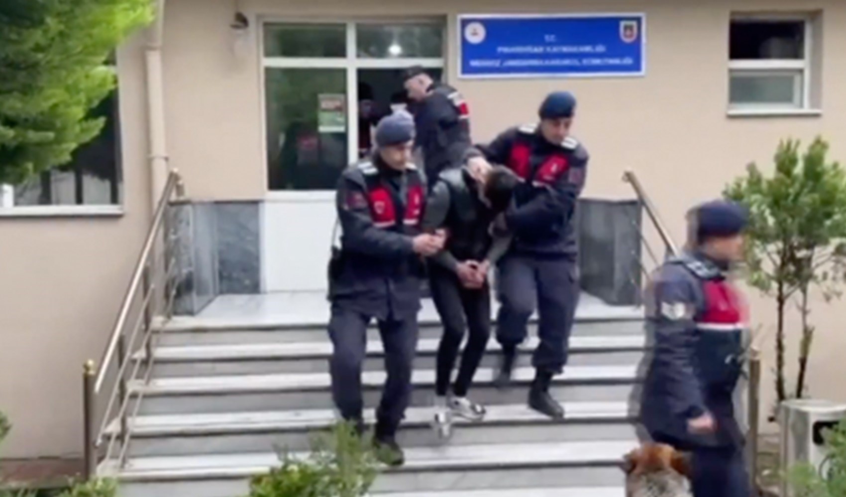 İzmir merkezli 3 ilde operasyon: 2 organize suç örgütü çökertildi