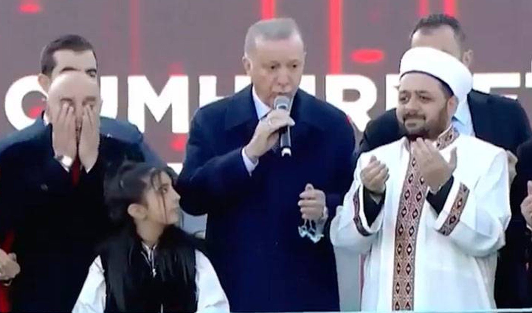 Erdoğan ‘Fatiha’yı yarıda kesti: Önce kurdeleyi keselim