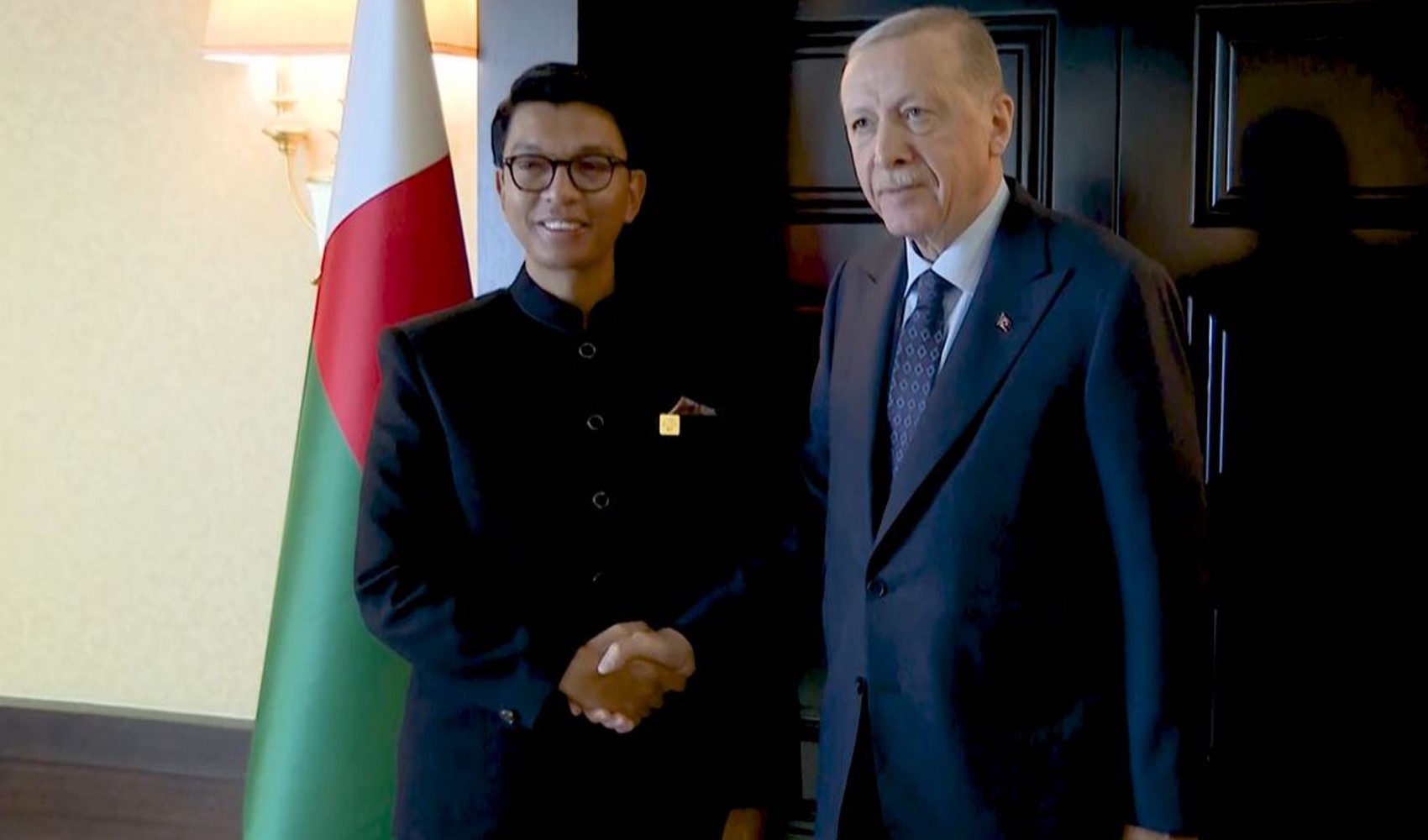 Cumhurbaşkanı ve AKP Genel Başkanı Recep Tayyip Erdoğan, Madagaskar Cumhurbaşkanı Rajoelina ile görüştü