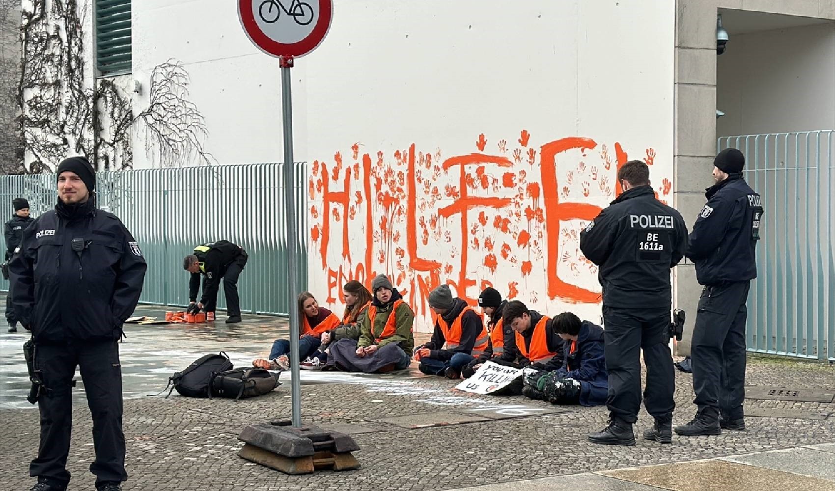 Almanya’da çocuk aktivistler: 'İmdat! Sizin çocuklarınız'