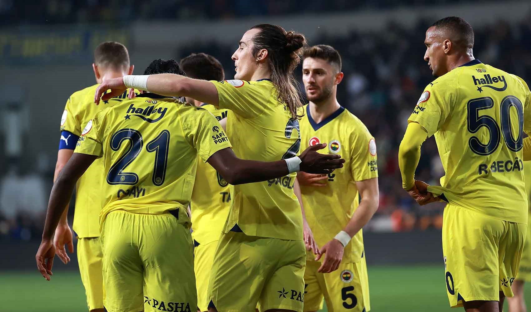 Fenerbahçe Hatayspor maçının ilk yarısı sona erdi!