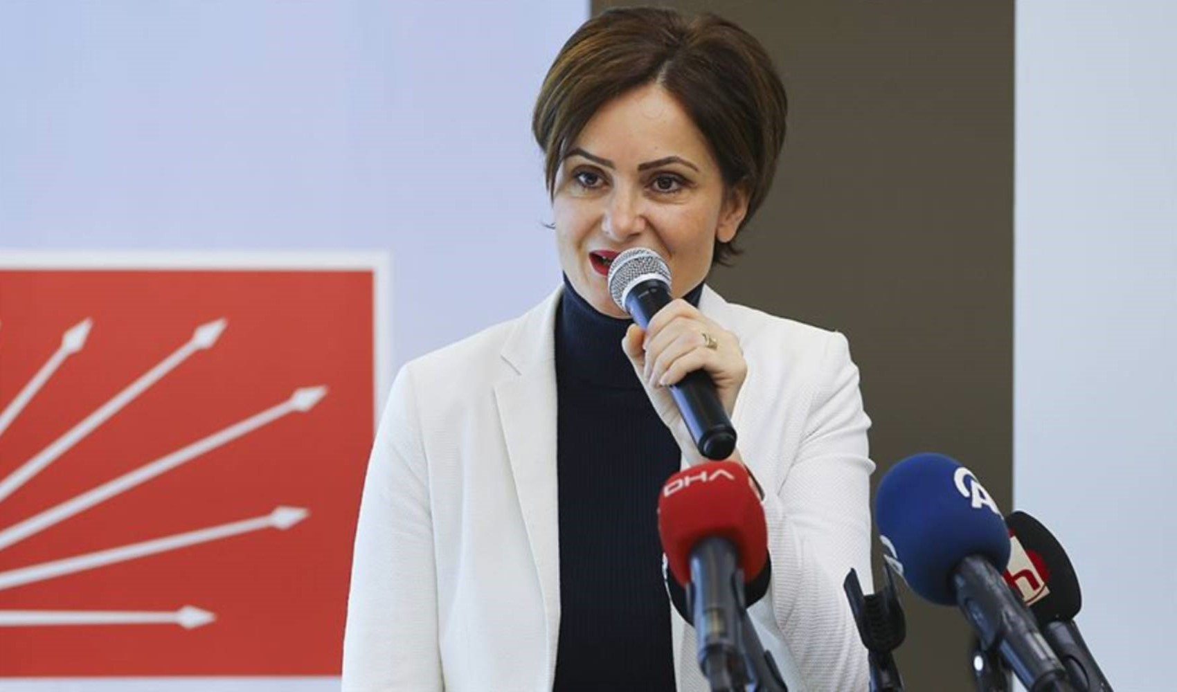 La presidente provinciale del CHP di Istanbul, Canan Kaftancıoğlu, si è presentata in Procura per testimoniare come 'indagata'