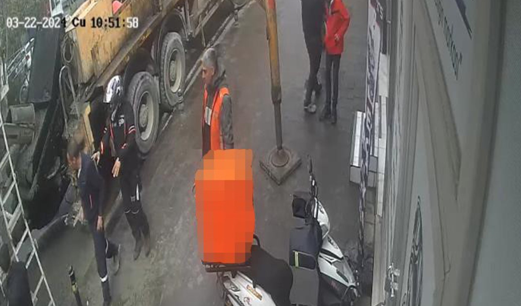 Rissa tra colleghi ad Ataşehir! Ripresa dalle telecamere di sicurezza