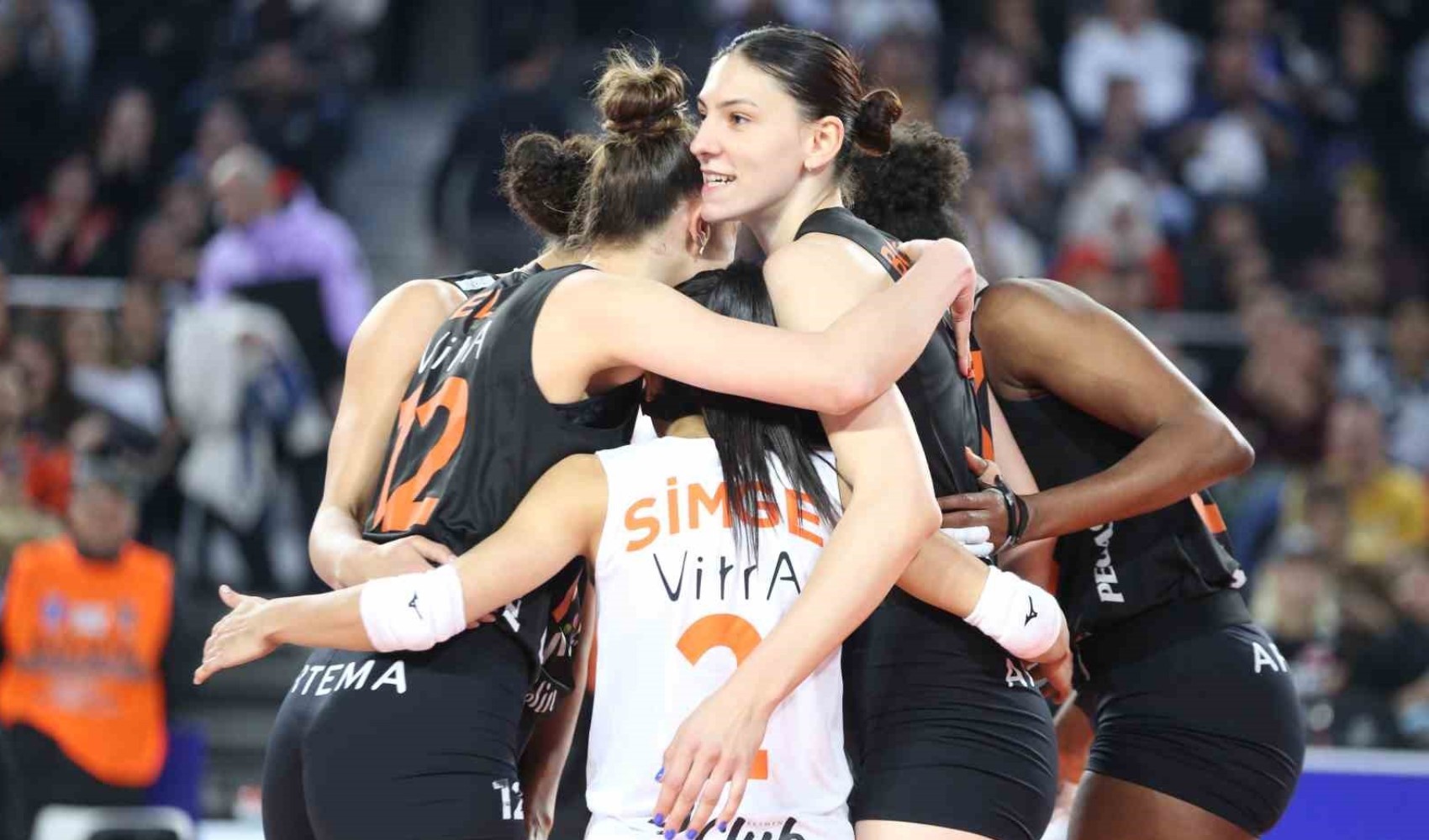 Eczacıbaşı Dynavit vola in finale nella Kupa Voley!