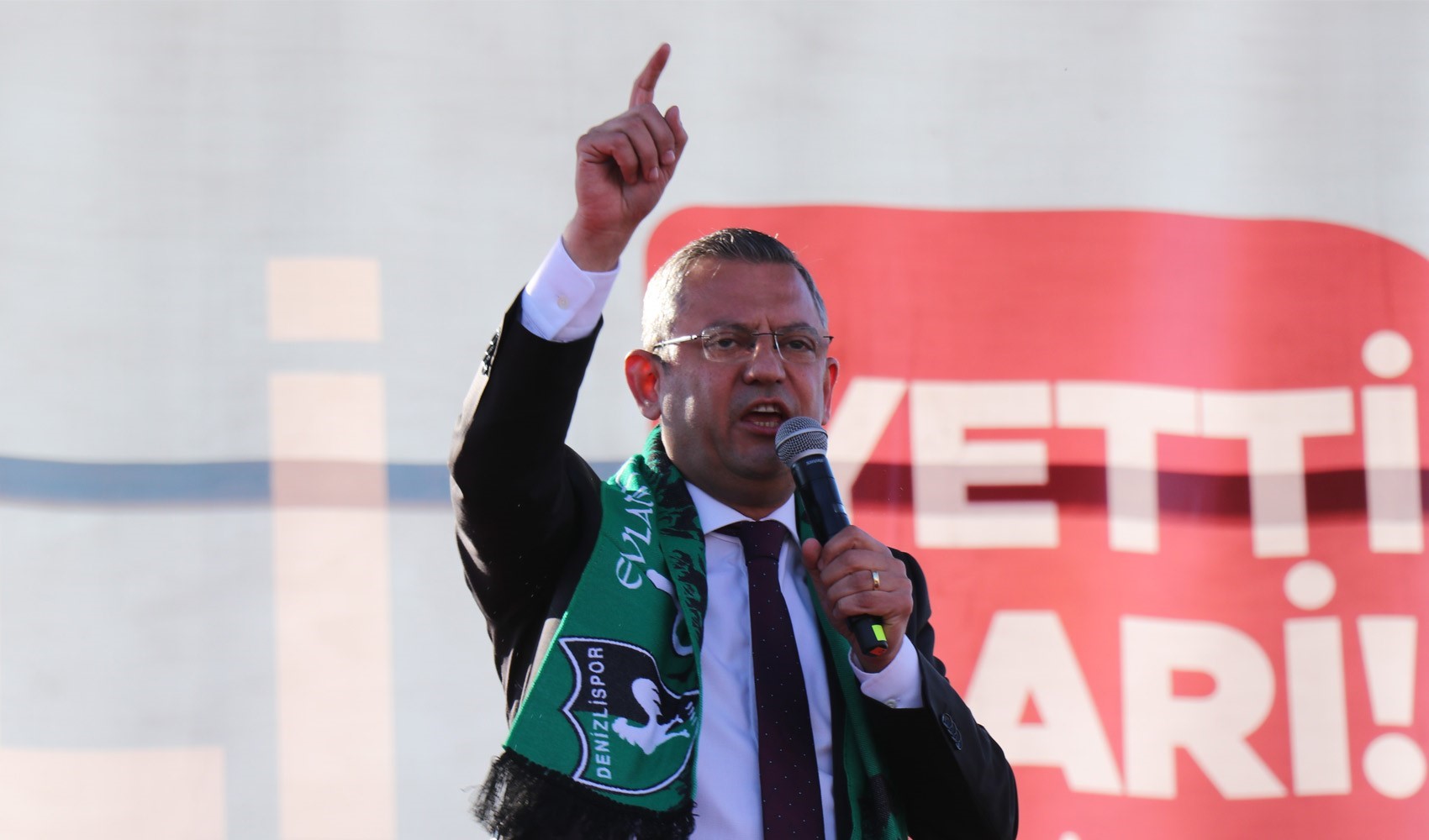 Özgür Özel chiede voti agli elettori dell'İYİ Parti a Denizli: 'I sondaggi mostrano questo...'