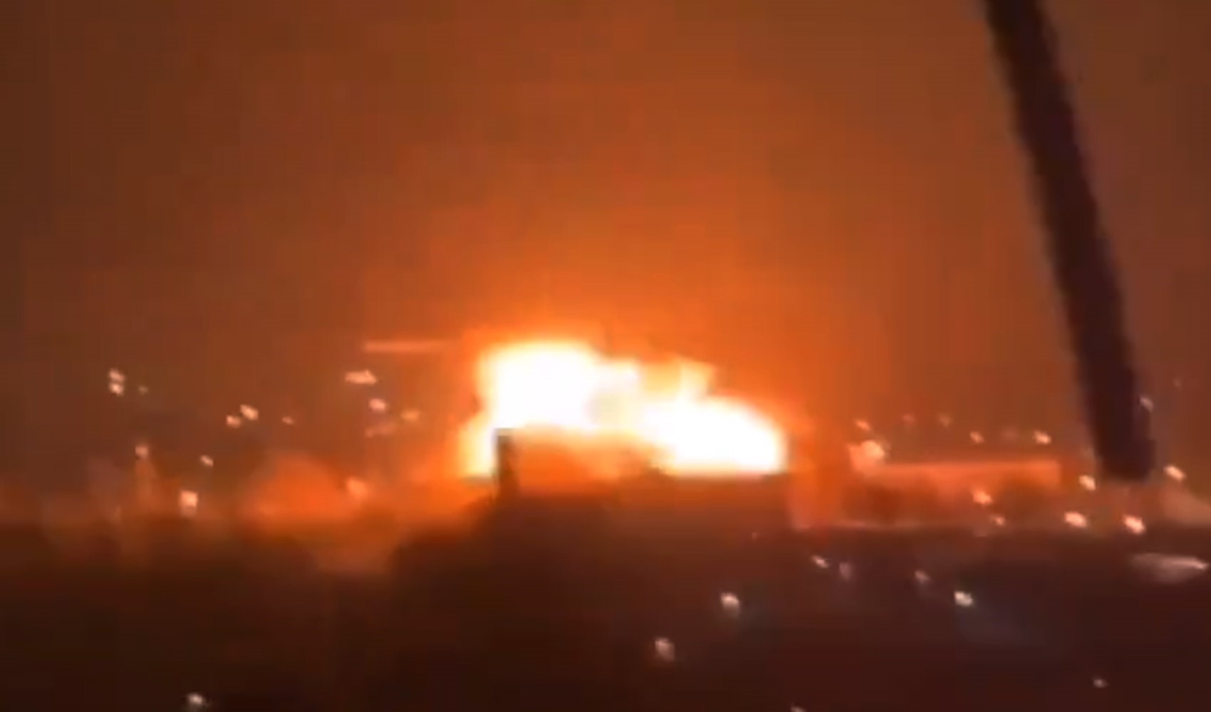 L'Ucraina ha lanciato un massiccio attacco missilistico contro la Crimea a mezzanotte