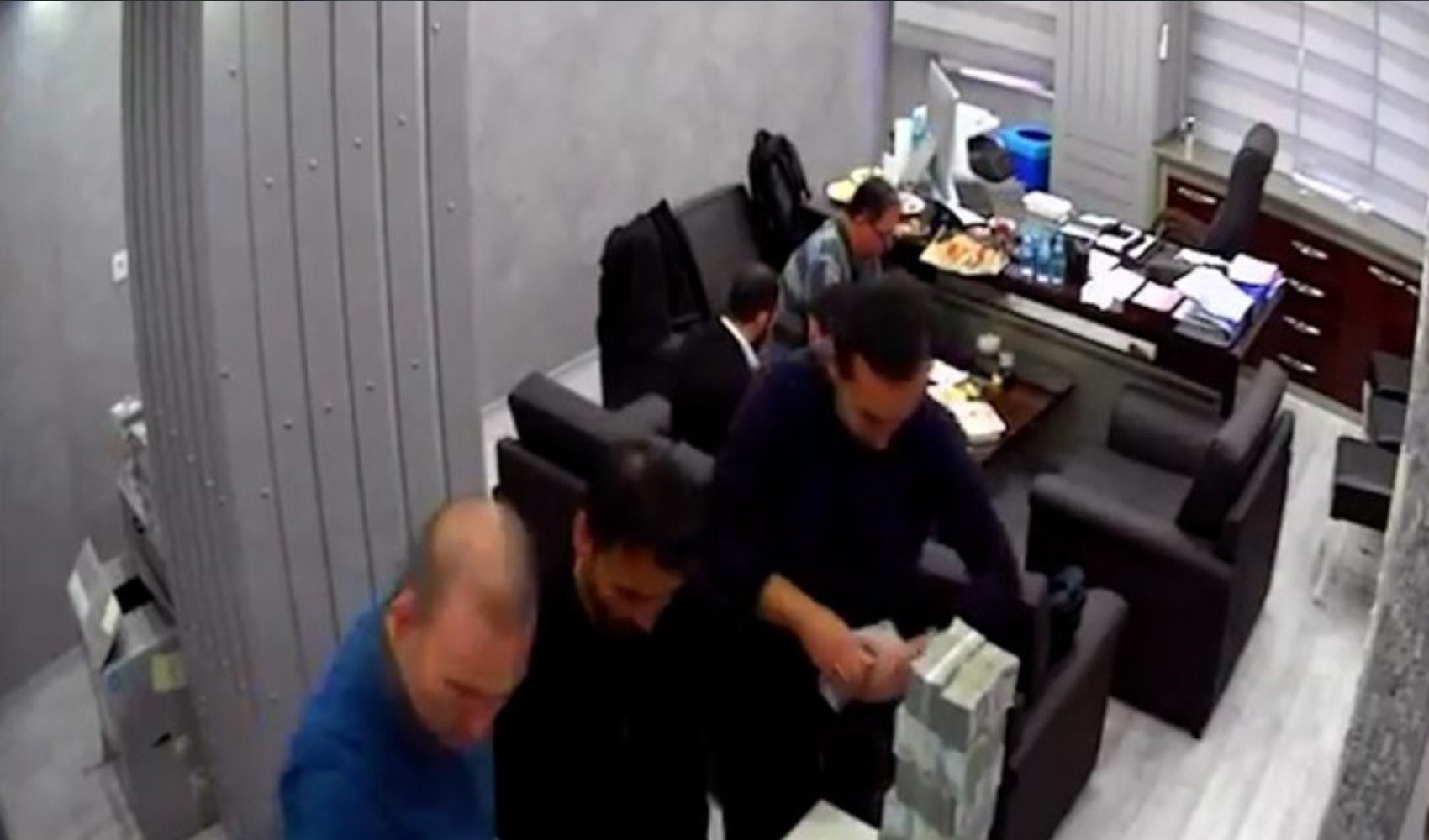 Altre 2 persone ascoltate in merito ai video del 'conteggio di denaro' nel CHP: 'Ha detto che si trattava di donazioni'