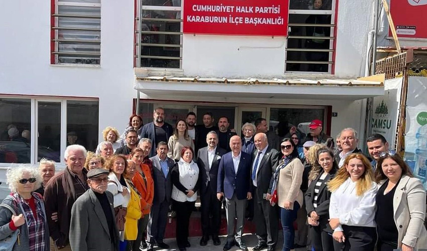 Dimissioni di massa dall'İYİ Parti a Karaburun, Smirne. 45 persone si uniscono al CHP