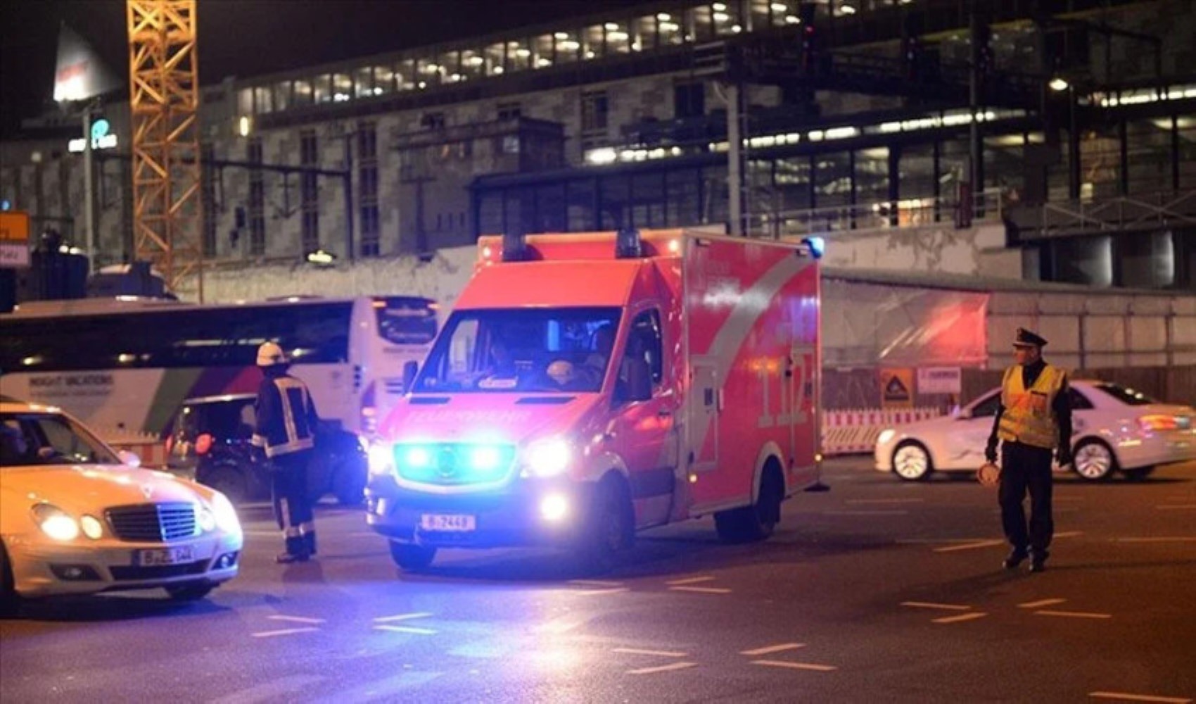 Almanya'da yolcu otobüsü devrildi: 5 kişi yaşamını kaybetti
