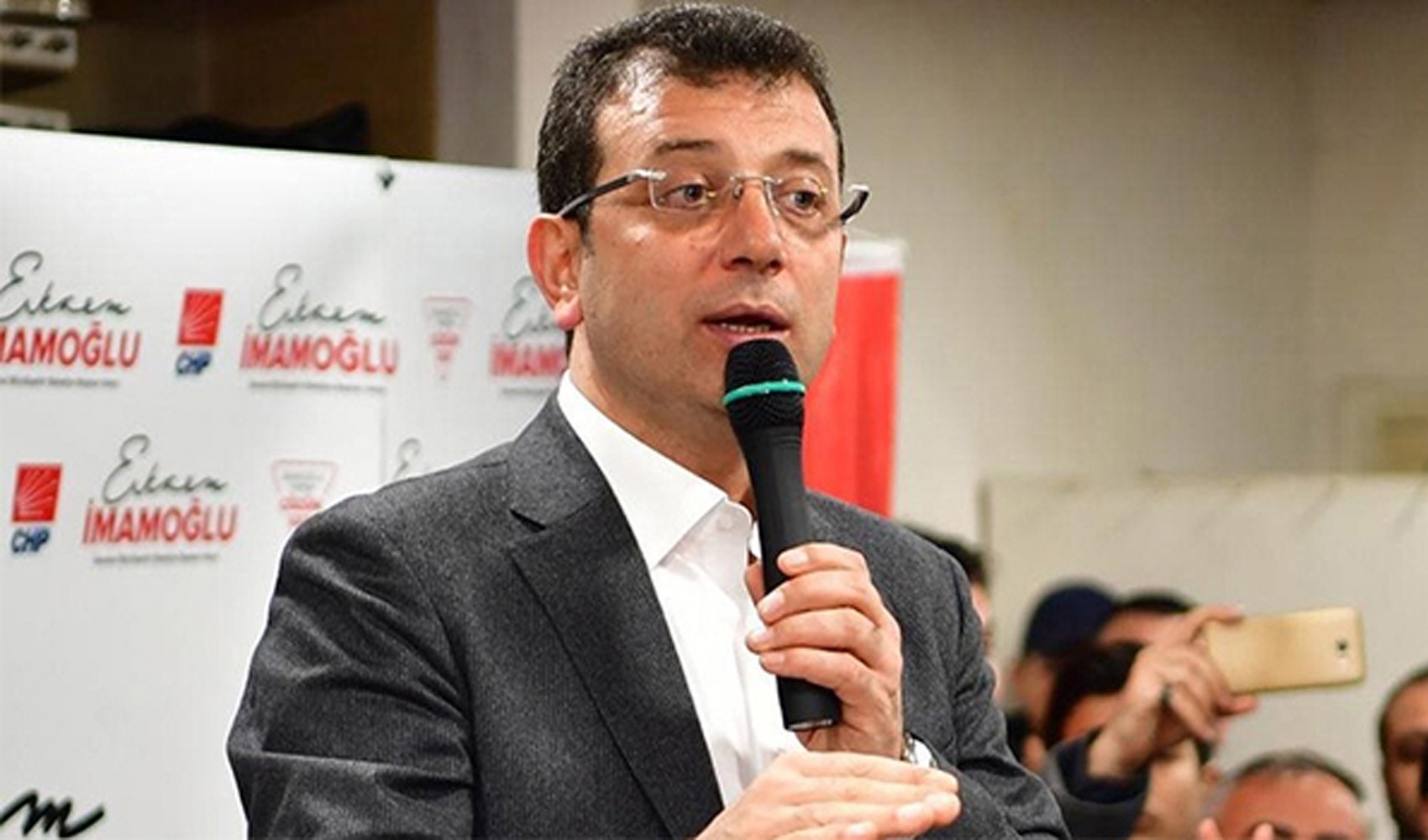 Il tour distrettuale di Ekrem İmamoğlu si trasforma in un comizio per il grande interesse. 'Vi abbiamo ospitato 806 mila volte'