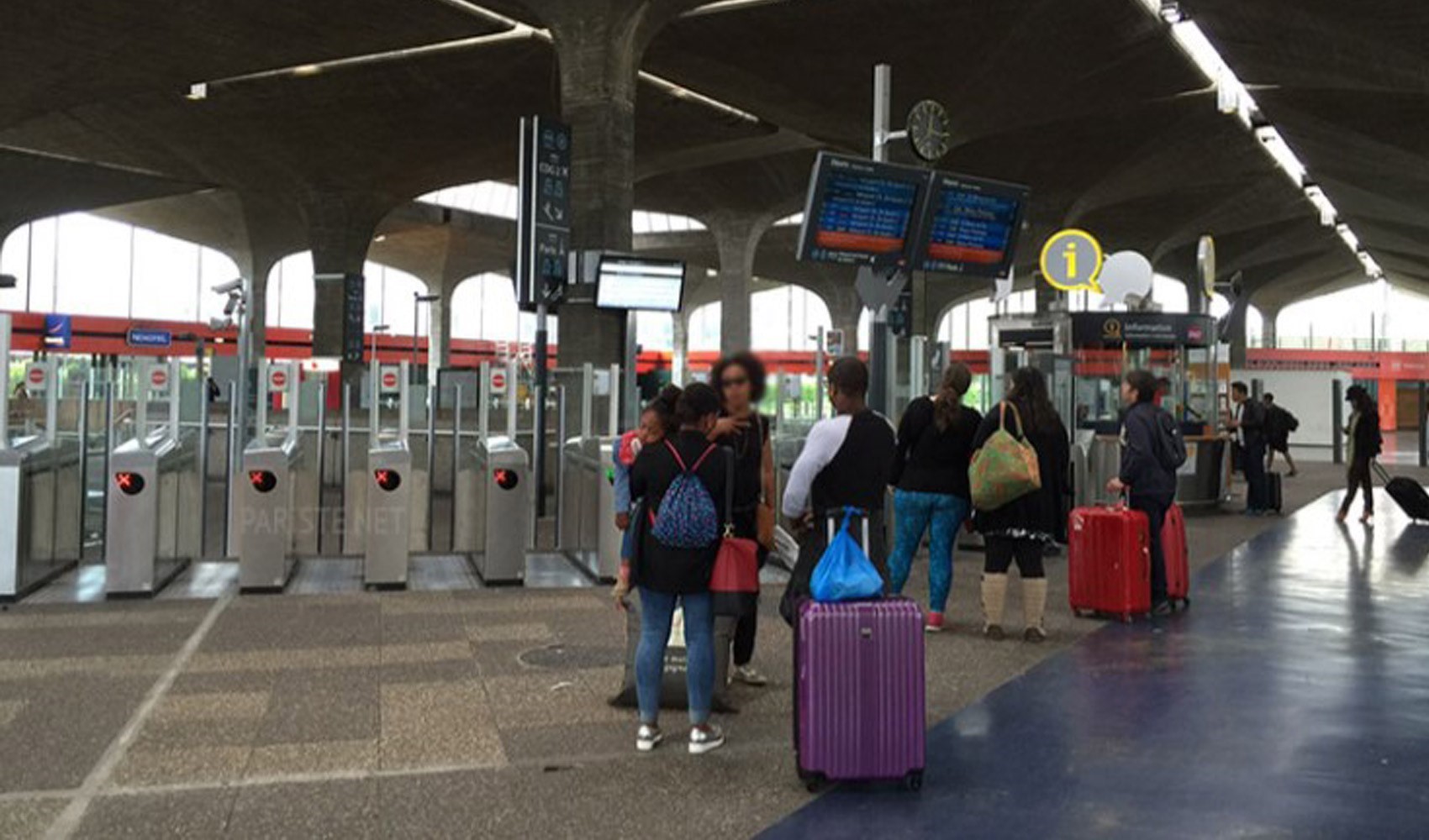 Sostenitori del PKK creano disordini in un aeroporto in Francia