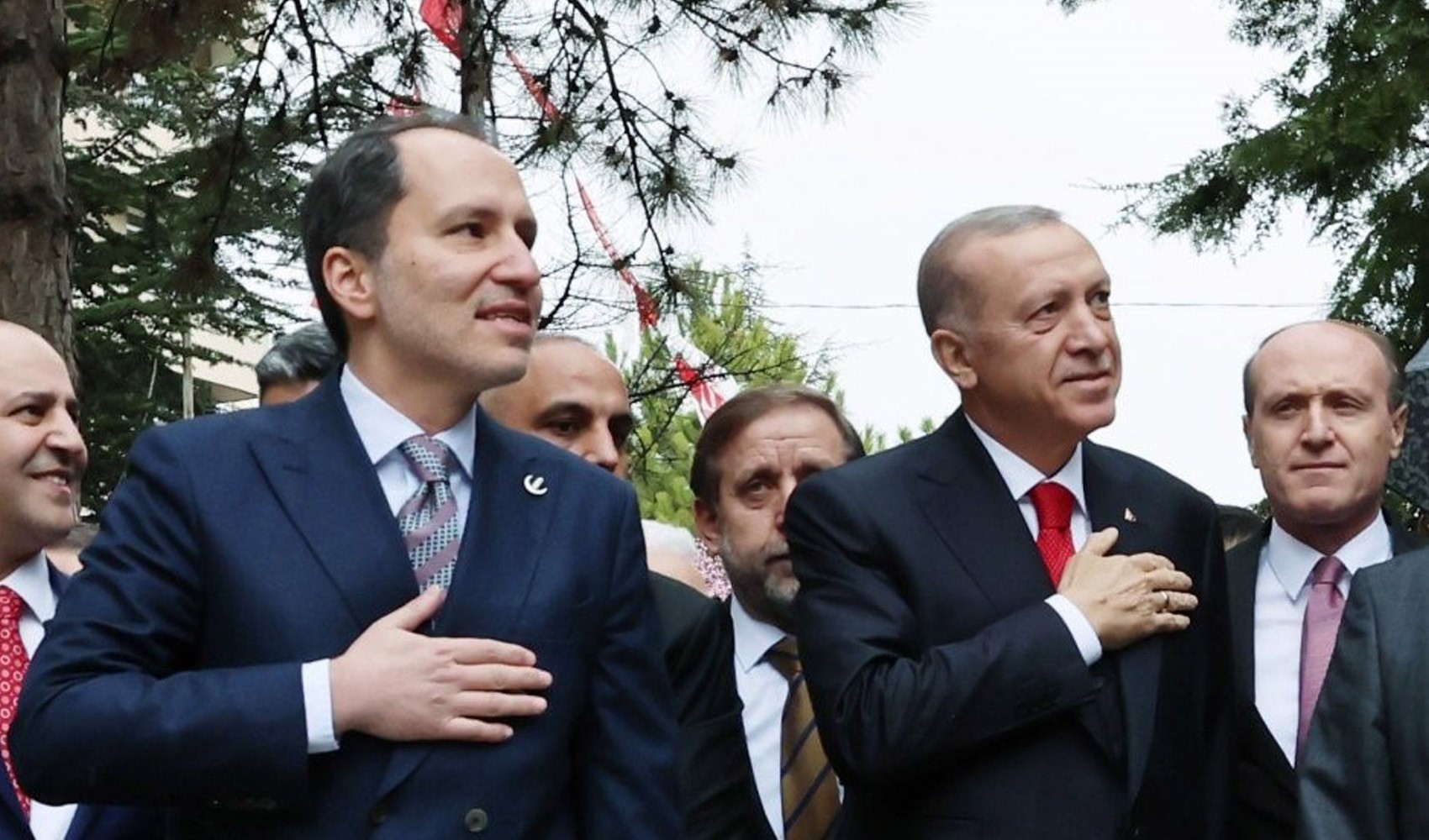 Si sono dimessi dal Yeniden Refah Partisi per unirsi all'AKP