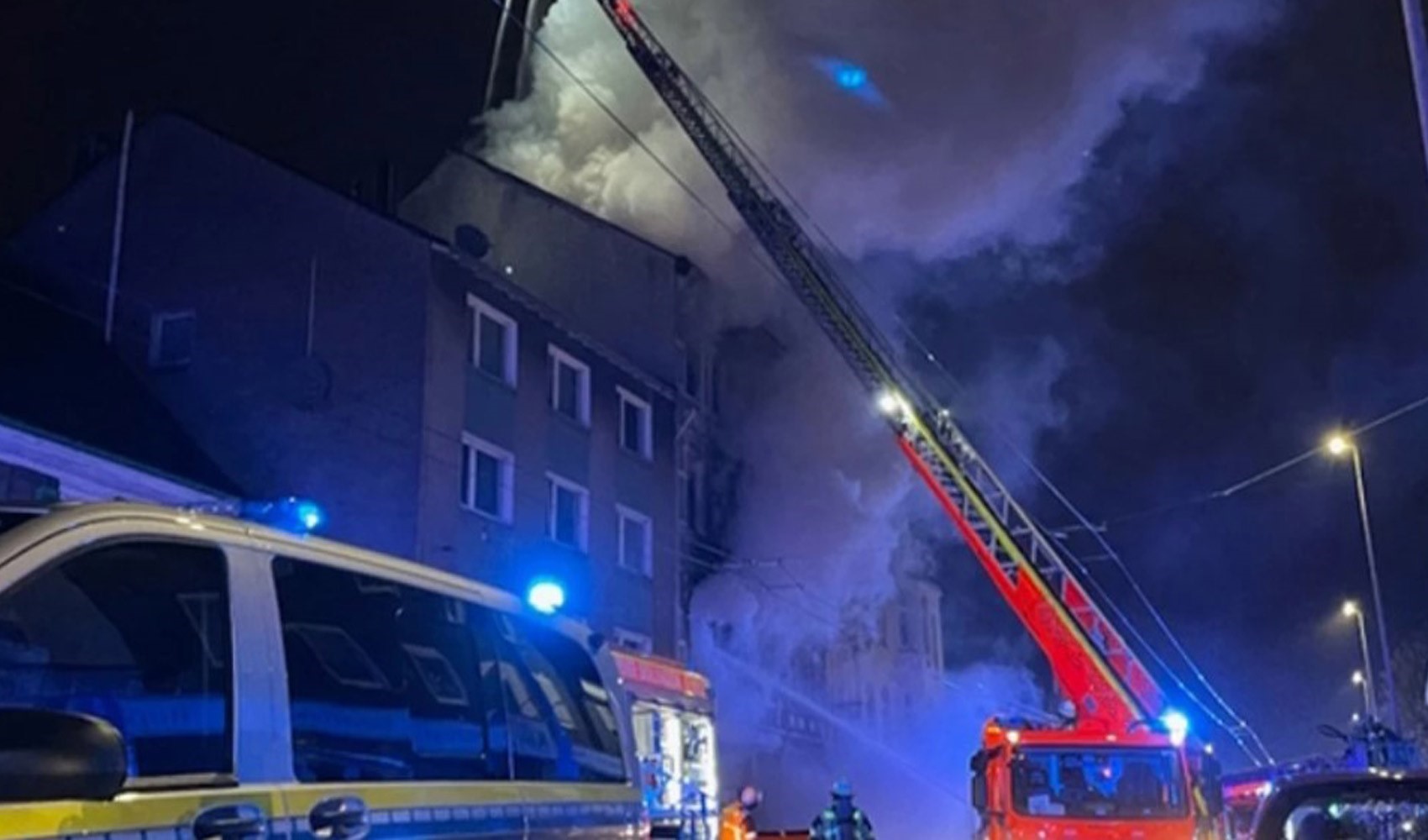 Incendiato a Solingen un edificio abitato da turchi: 4 morti, tra cui 2 bambini