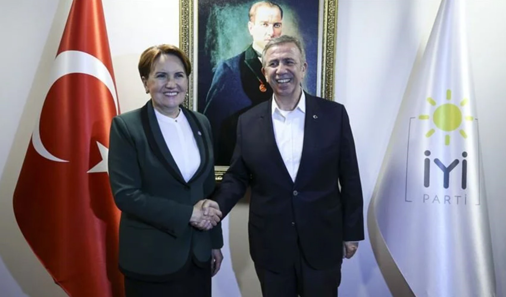 Akşener allude a Mansur Yavaş: 'Schiavo di casa'