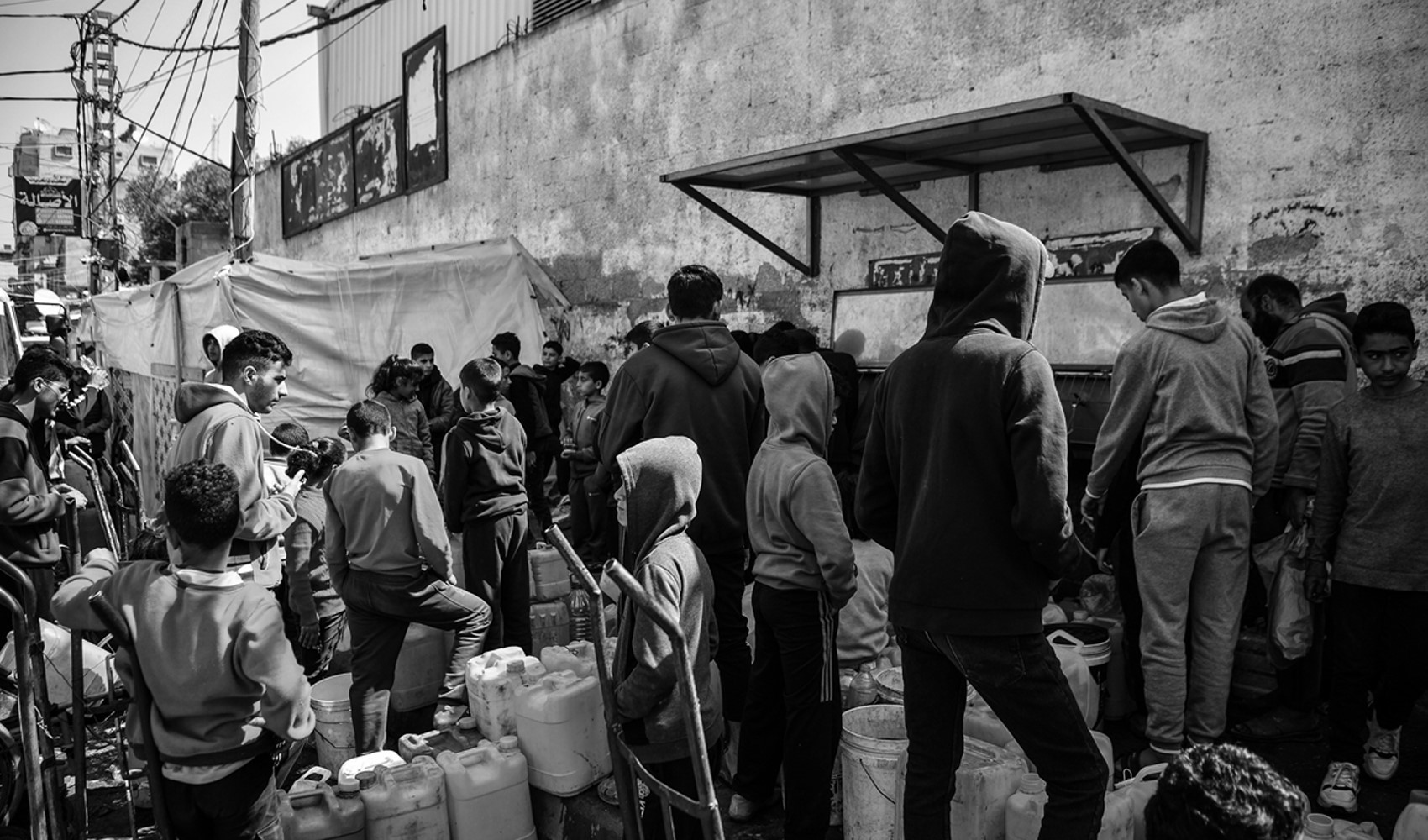 Il numero di palestinesi uccisi negli attacchi israeliani sale a 30.410