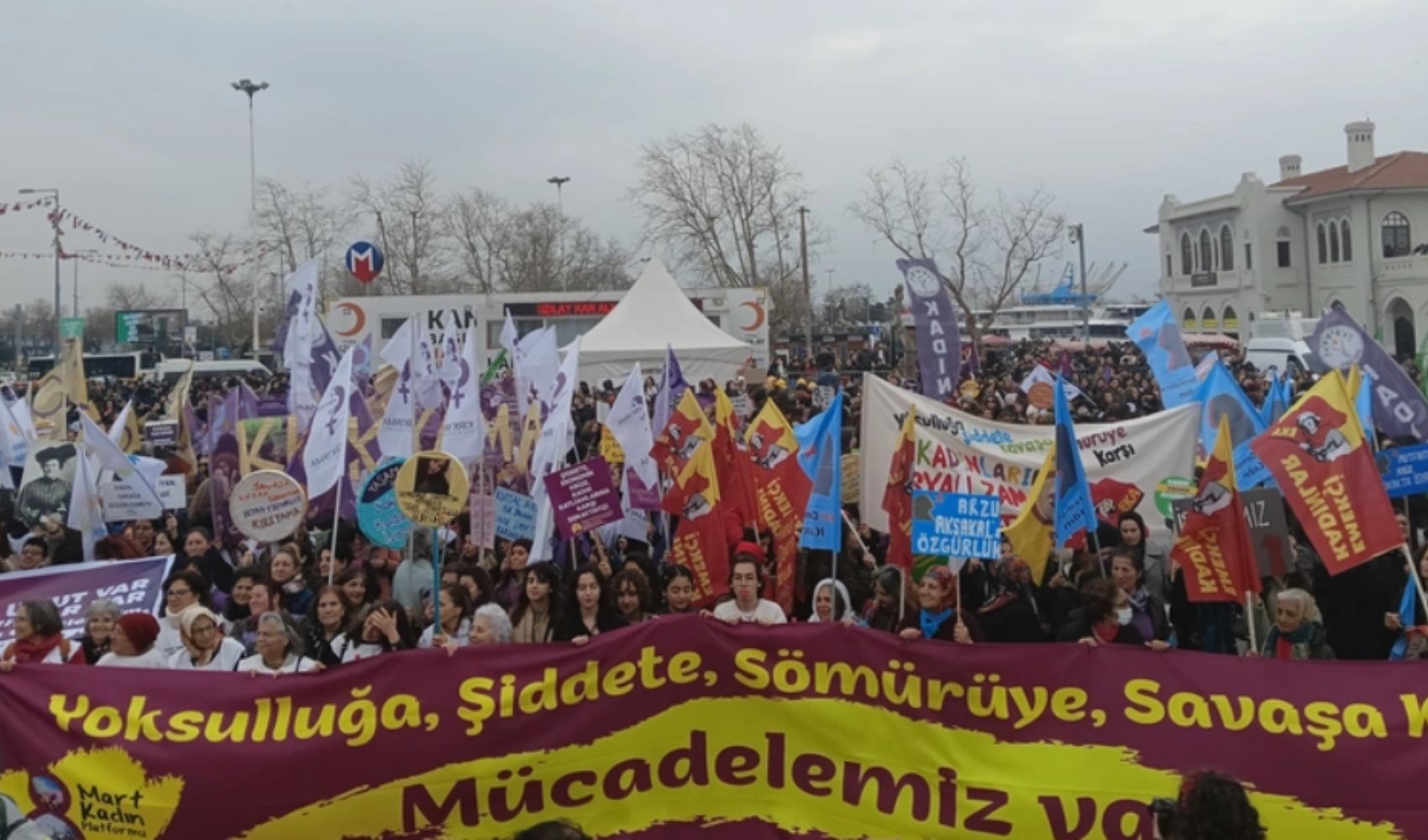Kadınlar Kadıköy'den seslendi: 