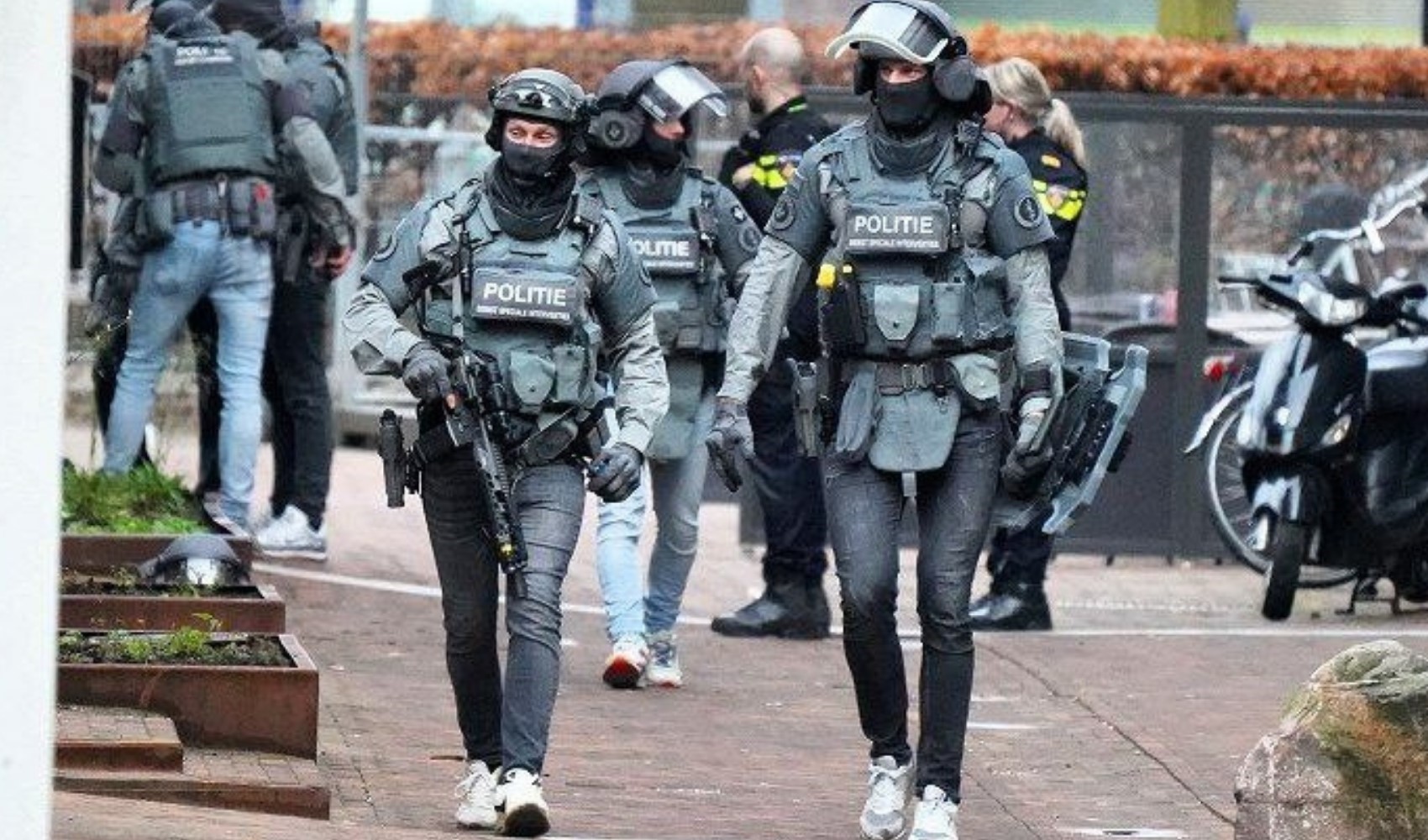 Hollanda'nın Ede kentinde rehine krizi